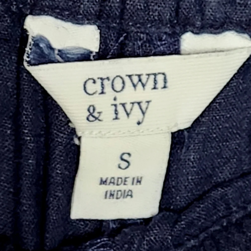 Crown & Ivy Navy Ruffle-Hem Shorts - Picture 3 of 4